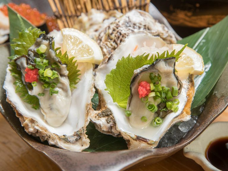 種類に富んだ貝メニューは、どれも特大サイズで高コスパ