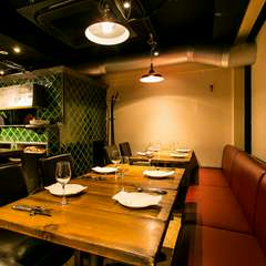 スタッフも店内も、人数や食事内容に合わせて臨機応変に対応