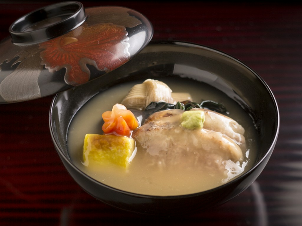 粉打ちした鴨肉、水溶き小麦粉で仕立てる伝統の『治部煮』