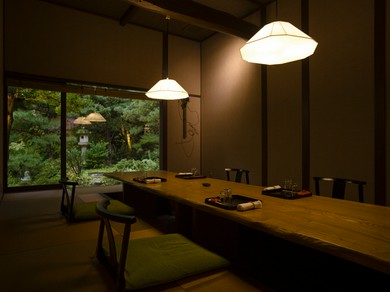 プライベートを約束する3つの部屋。見事な庭園美を望む