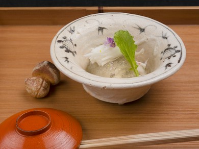 一皿に富山の旬を詰め込んだ『紅ズワイ蟹 舞茸と水菜のお浸し』
