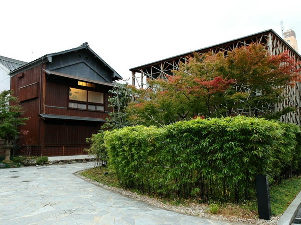 世界的建築家・隈研吾氏が手がけた伝統と革新を融合した建物