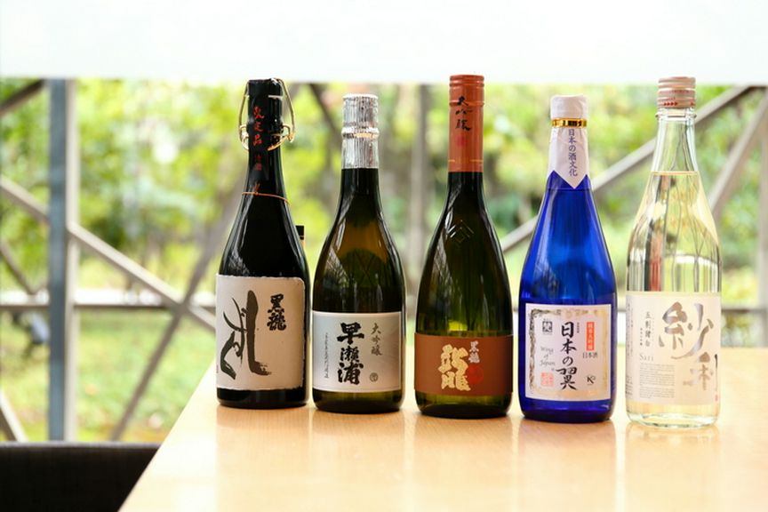 日本酒は福井県内の地酒だけを厳選してラインナップ
