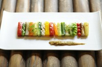 カラダとココロに優しい料亭ならではの精進料理。
本格的な懐石料理と同等の彩りと食べごたえのある
お料理で、健康のお気遣いをされている方にも喜ばれる新しいお献立です。
