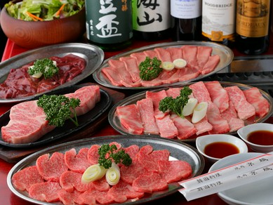 お肉に合う上質なお酒を取り揃え