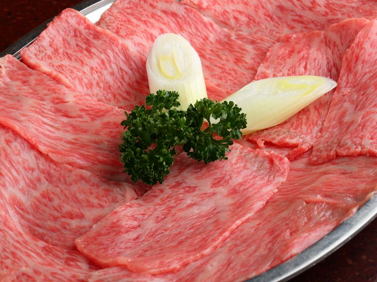 生でも食べられる新鮮さ『上ロース』