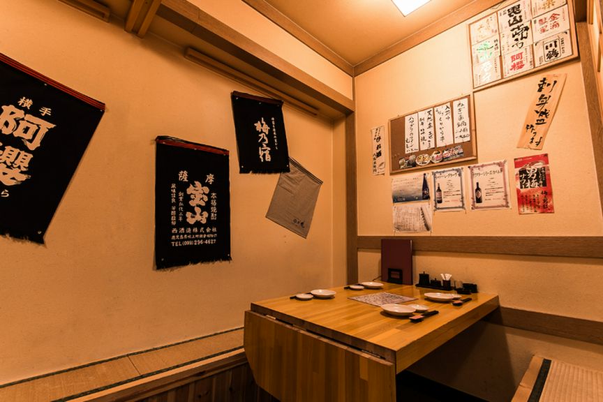 居心地のいい個室を完備。13名様から店内貸切もOKです！
