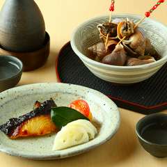 料理人自ら築地市場に赴き、確かな目で選び抜いた新鮮な食材