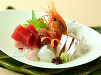 その日一番の食材をつかい、旨みを存分に活かした料理。季節をも感じさせてくれます