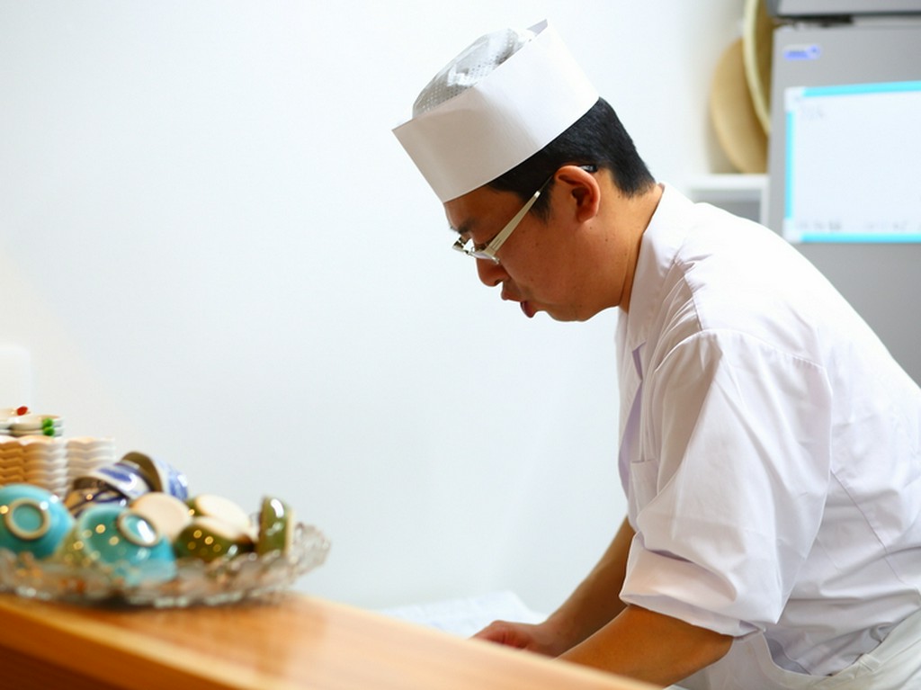 味覚、視覚ともに充実した逸品をお客様に提供することが信念