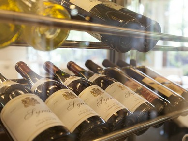 セラーでしっかりと管理、シーンに合わせて選べるワイン