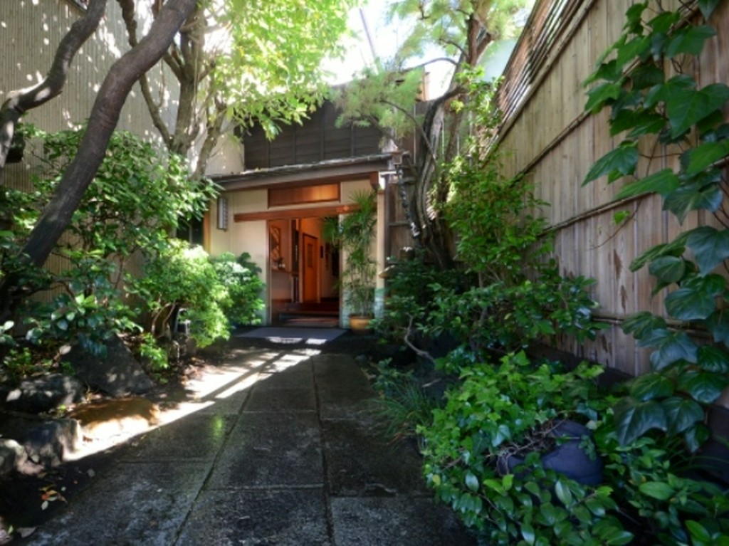 創業110年の歴史を持つ地元に根付く割烹料理店