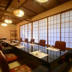 各地からのアクセスも便利な栃木市中心部に位置します