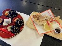 お食い初めのお祝い事も承っております。
【メニュー】
焼魚 煮物 酢の物 御飯 吸い物