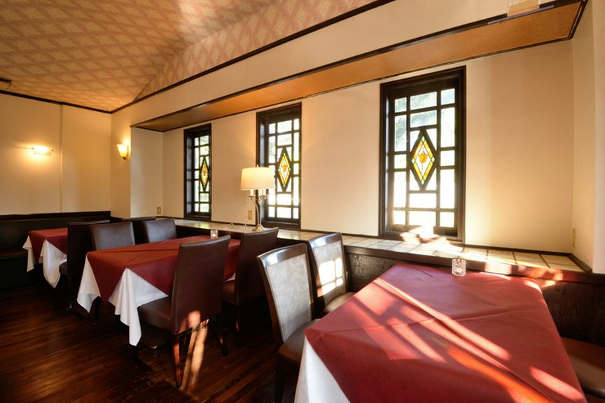 家族の晴れの日にふさわしい、上質な雰囲気のレストラン