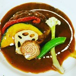 濃厚デミグラスソースで煮込みました。