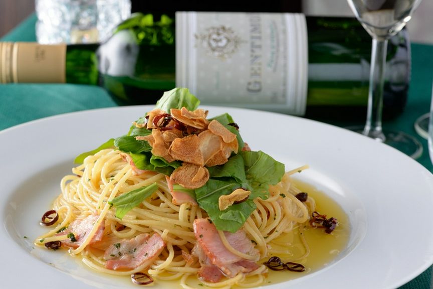 ベーコンとルッコラのペペロンチーノ