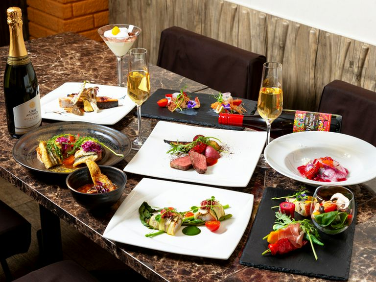 落ち着いた雰囲気の店内で、しっとりと大人のデートを満喫