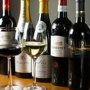 料理に合わせたワインは、グラスワインでも赤・白それぞれ3種類