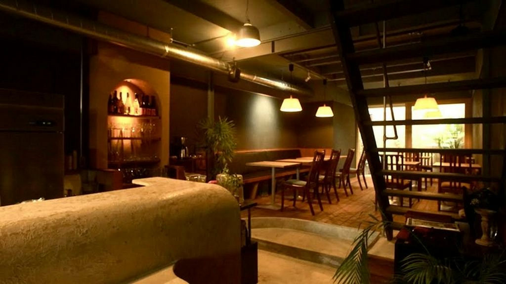 ランチからディナーまで、お洒落な空間で過ごす寛ぎの時間