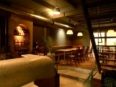 ランチからディナーまで、お洒落な空間で過ごす寛ぎの時間