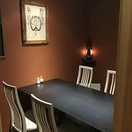 4～5名様のテーブル席です