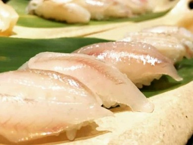 全国各地届く新鮮な魚貝と旨い日本酒で贅沢な時間を満喫できる