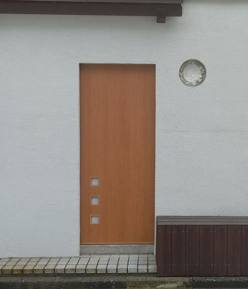 駅前の喧騒から離れ、ひっそりと佇む美味しいお店