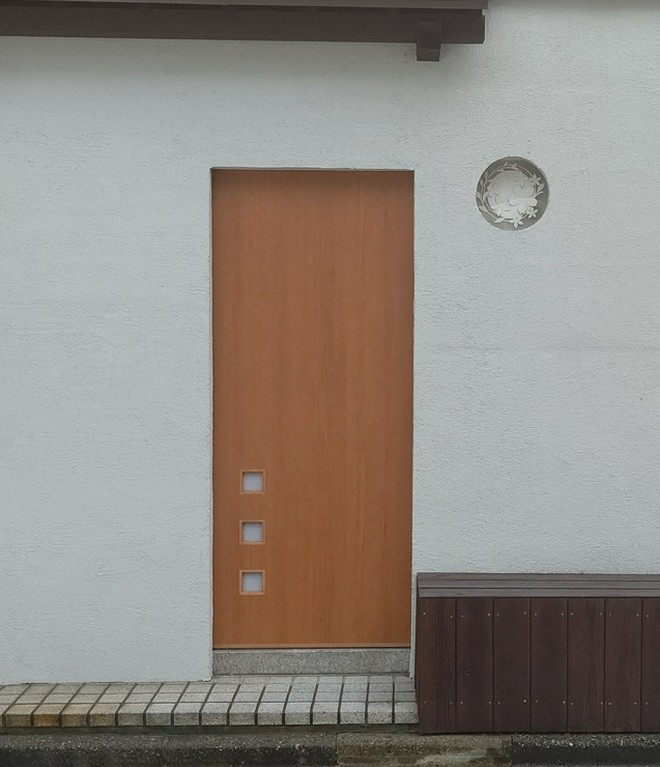 駅前の喧騒から離れ、ひっそりと佇む美味しいお店