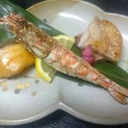 記念日や接待にも好適です
15種以上の魚貝を使ったちょっと贅沢な魚三昧のおすすめコースです