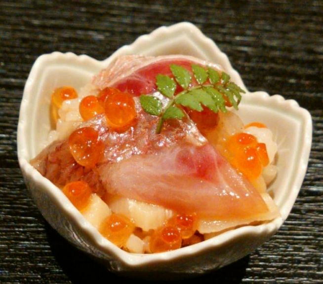 10種類以上の魚貝を使った少し軽めの季節のコースです