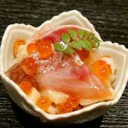 ※ドリンクのご注文もお願いしております
※お茶などを含めお飲み物はすべて有料です
※キャンセルにつきましては
  2日前　 コース代金の50％
  前日  　コース代金の100％
  当日  　コース代金全額
 を頂戴いたします

※ネットからご予約をいただいた場合、店舗からの確認をメールまたは電話をさせていただきます。ご確認が取れた時点で予約成立となりますので、何卒ご注意の程宜しくお願い申し上げます。　（店主　長澤）

