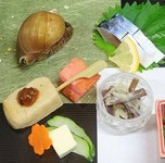 旨い肴と美味しいお酒を愉しむ大人のフリードリンク付きコースです
