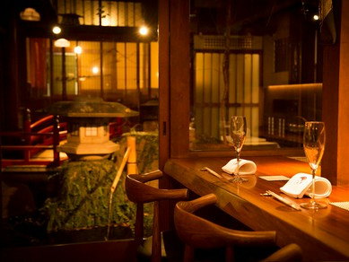 渋谷とは思えない日本の古民家を感じる店内で素敵な時間を♪