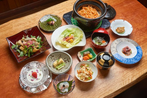 季節の会席料理　寿　15,000円（税別）