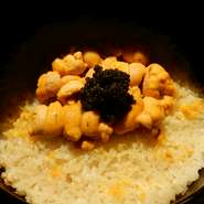 雲丹とキャビアの土鍋御飯