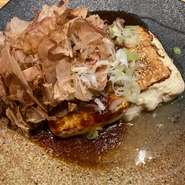 ２０分焼いたトーフにたっぷりのカツオが絶品です。