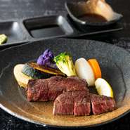 あしたか牛ヒレ肉は脂のさしがほど良く入り、肉のうま味と脂の甘みが口に広がり、豊かな旨味と香りが楽しめます。