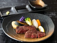 あしたか牛ヒレ肉は脂のさしがほど良く入り、肉のうま味と脂の甘みが口に広がり、豊かな旨味と香りが楽しめます。