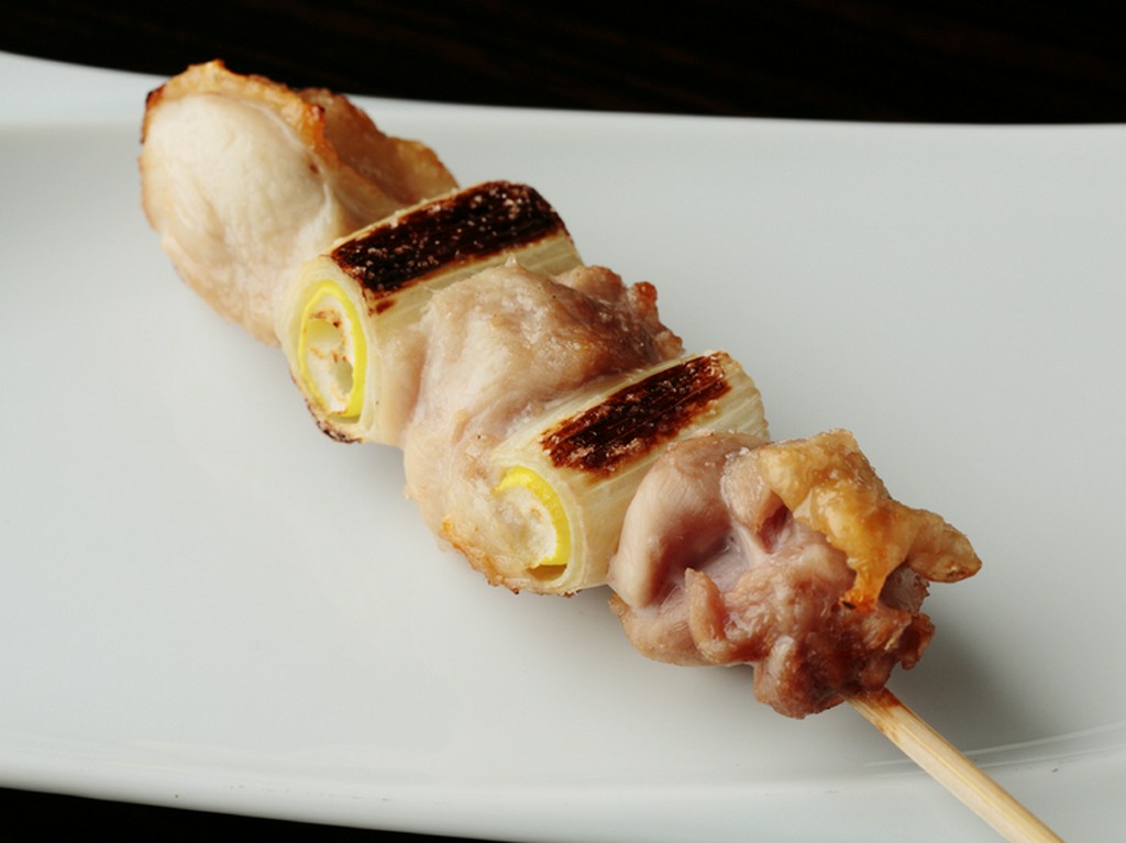 鶏肉とネギのコラボレーション。お肉の旨みをフルに満喫できる『ネギマ串』