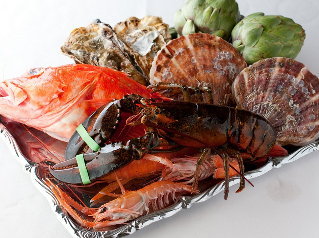 シェフ自ら築地で厳選する食材