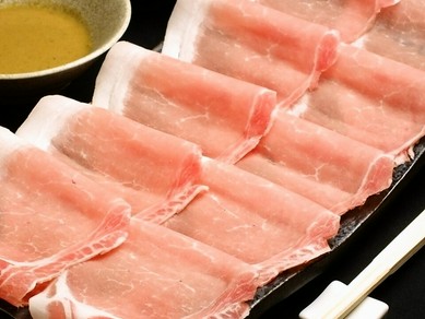 料理の美味しさを引き立てる自家製のタレ