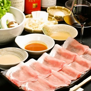 お肉に合う味を追求した、自家製のタレ