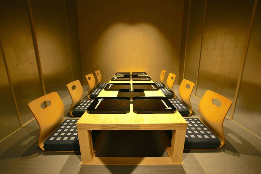 上質な個室と会席料理で、家族で過ごす大切な時間を華やかに演出