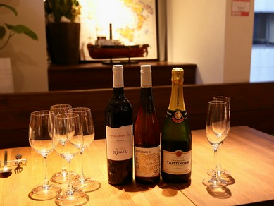 厳選されたワインが揃う。あの名作映画に登場したワインも