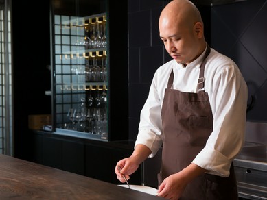 フランスワインを中心に、100種もの魅力銘柄を取り揃え