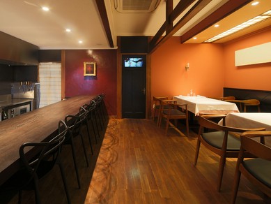 和と洋を融合させた内装と器で、季節のおまかせフレンチを堪能