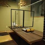 完全個室では有りませんが、６名様及び４名様が寛げる掘りコタツのお座敷が御座います。
※パーテションで仕切っております。最大で１２名様迄収容可能※