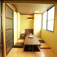 完全個室では有りませんが、６名様及び４名様が寛げる掘りコタツのお座敷が御座います。
※パーテションで仕切っております。最大で１２名様迄収容可能※