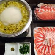 ガルシア栗豚(スペイン)肩ロースとバラ肉の2種盛
２人前～
